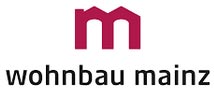 Magenta m Logo ueber schwarzem wohnbau mainz Schriftzug, schlichtes Design